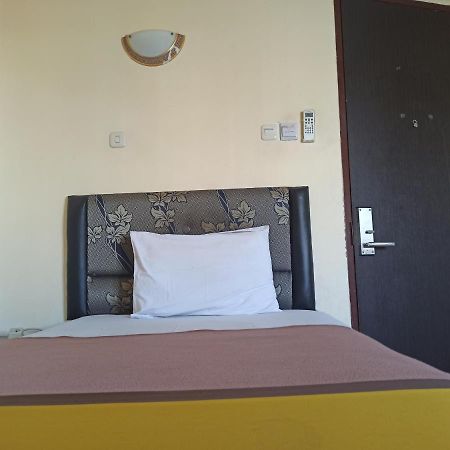 Al-Badar Hotel Syariah Makassar Exteriör bild