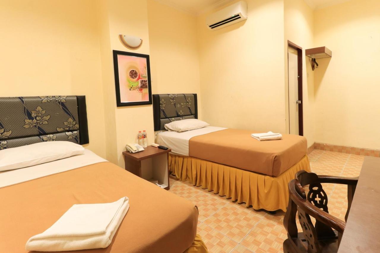 Al-Badar Hotel Syariah Makassar Exteriör bild