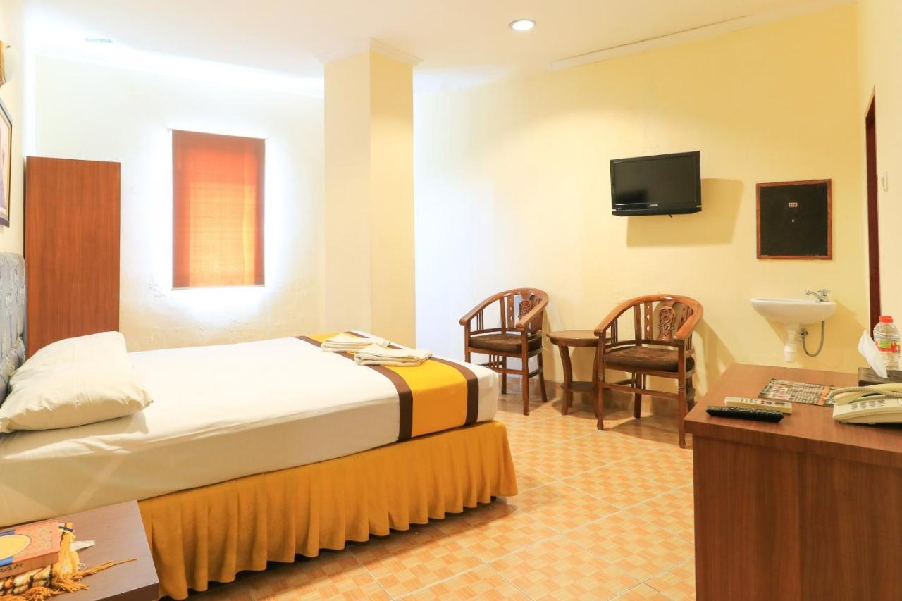 Al-Badar Hotel Syariah Makassar Exteriör bild