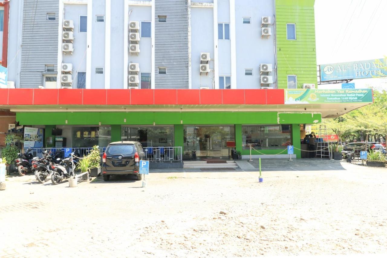 Al-Badar Hotel Syariah Makassar Exteriör bild