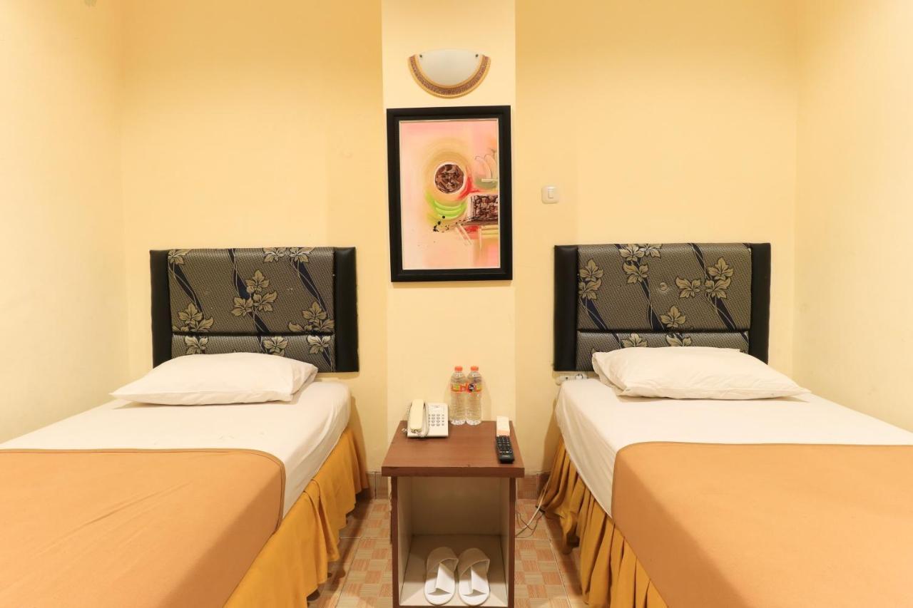 Al-Badar Hotel Syariah Makassar Exteriör bild