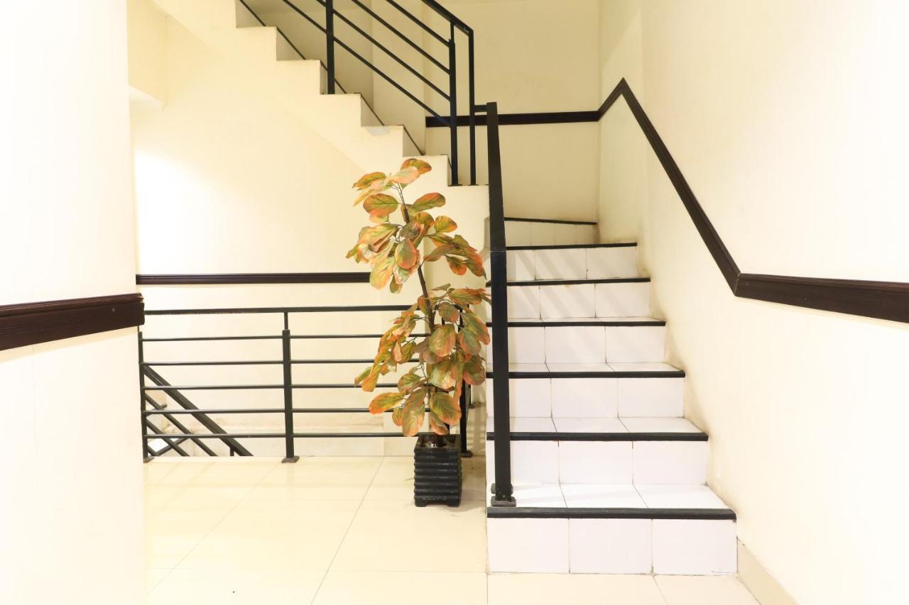 Al-Badar Hotel Syariah Makassar Exteriör bild