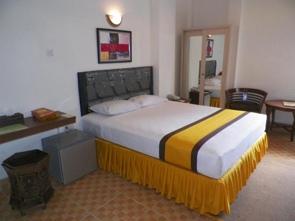 Al-Badar Hotel Syariah Makassar Exteriör bild