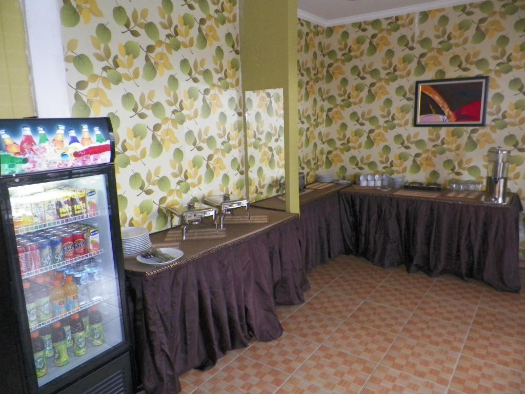 Al-Badar Hotel Syariah Makassar Exteriör bild